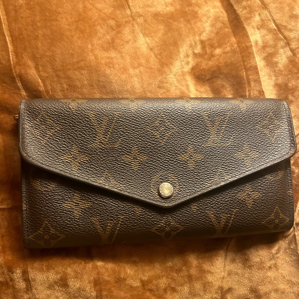 Authentic Louis Vuitton Portefeuille Sarah Wallet